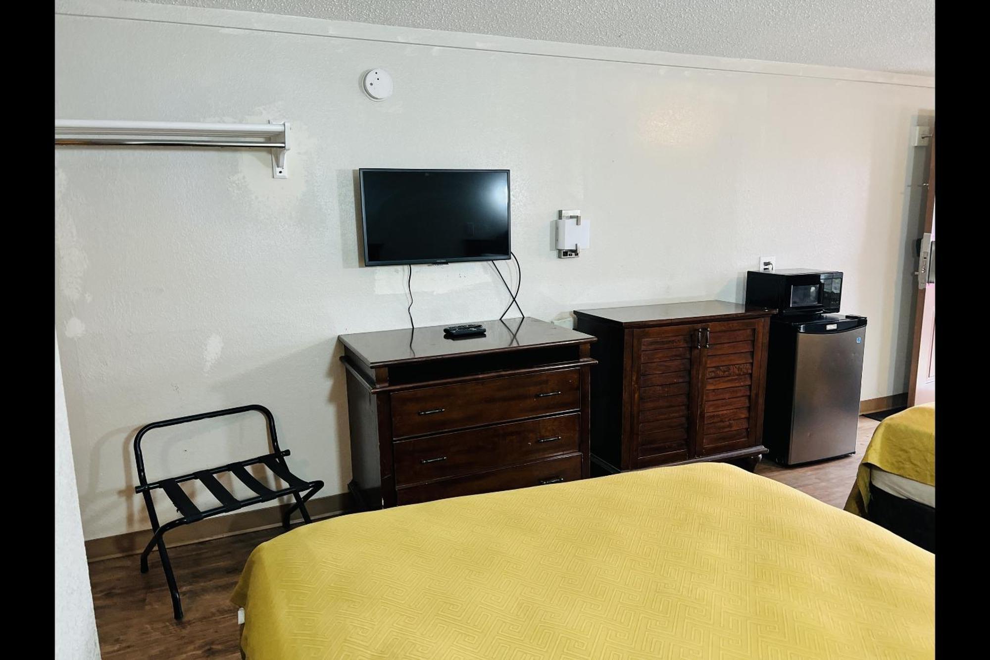 Cozy Garden Inn By Oyo Hwy 40 Richmond Buitenkant foto