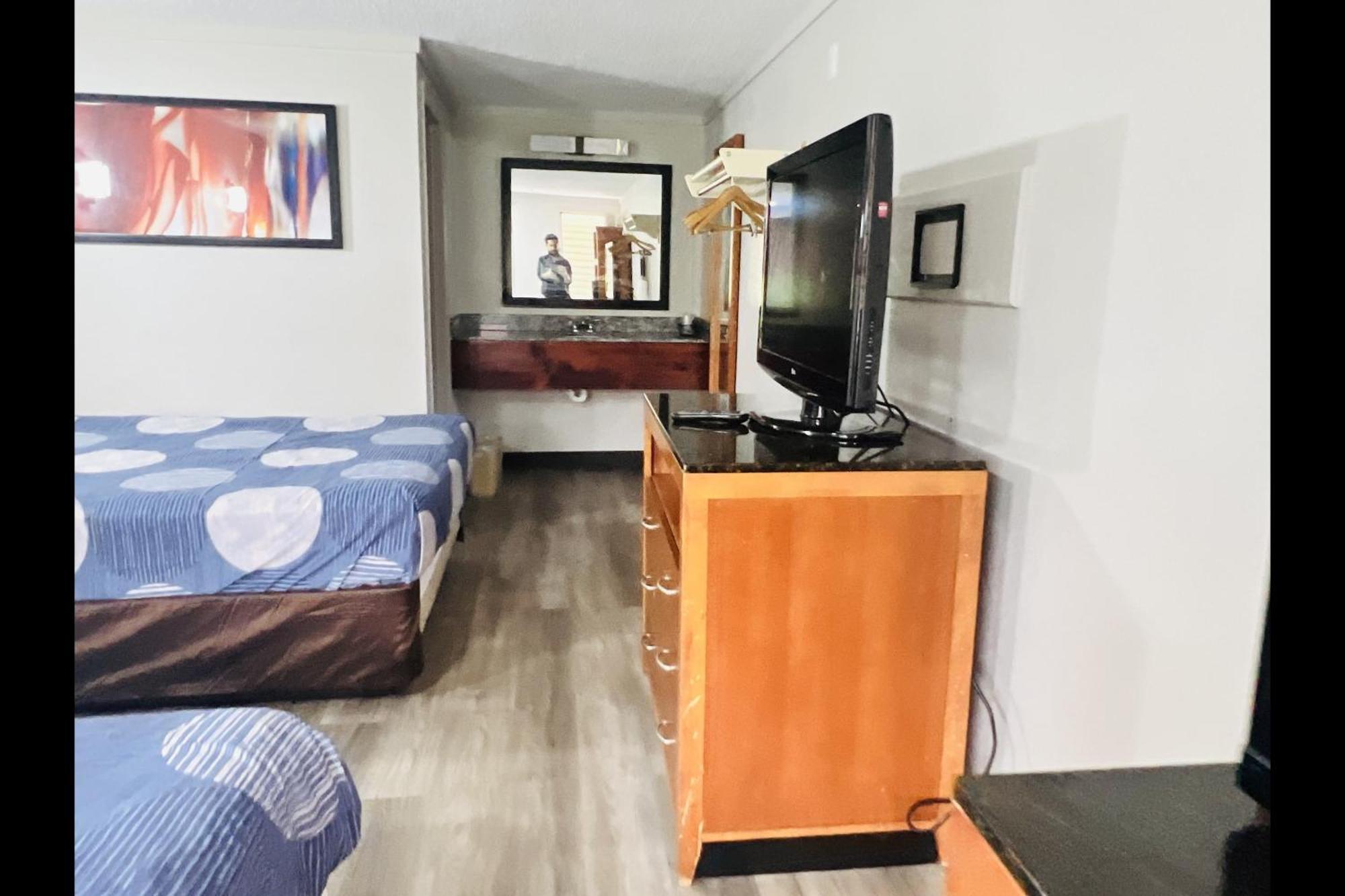 Cozy Garden Inn By Oyo Hwy 40 Richmond Buitenkant foto