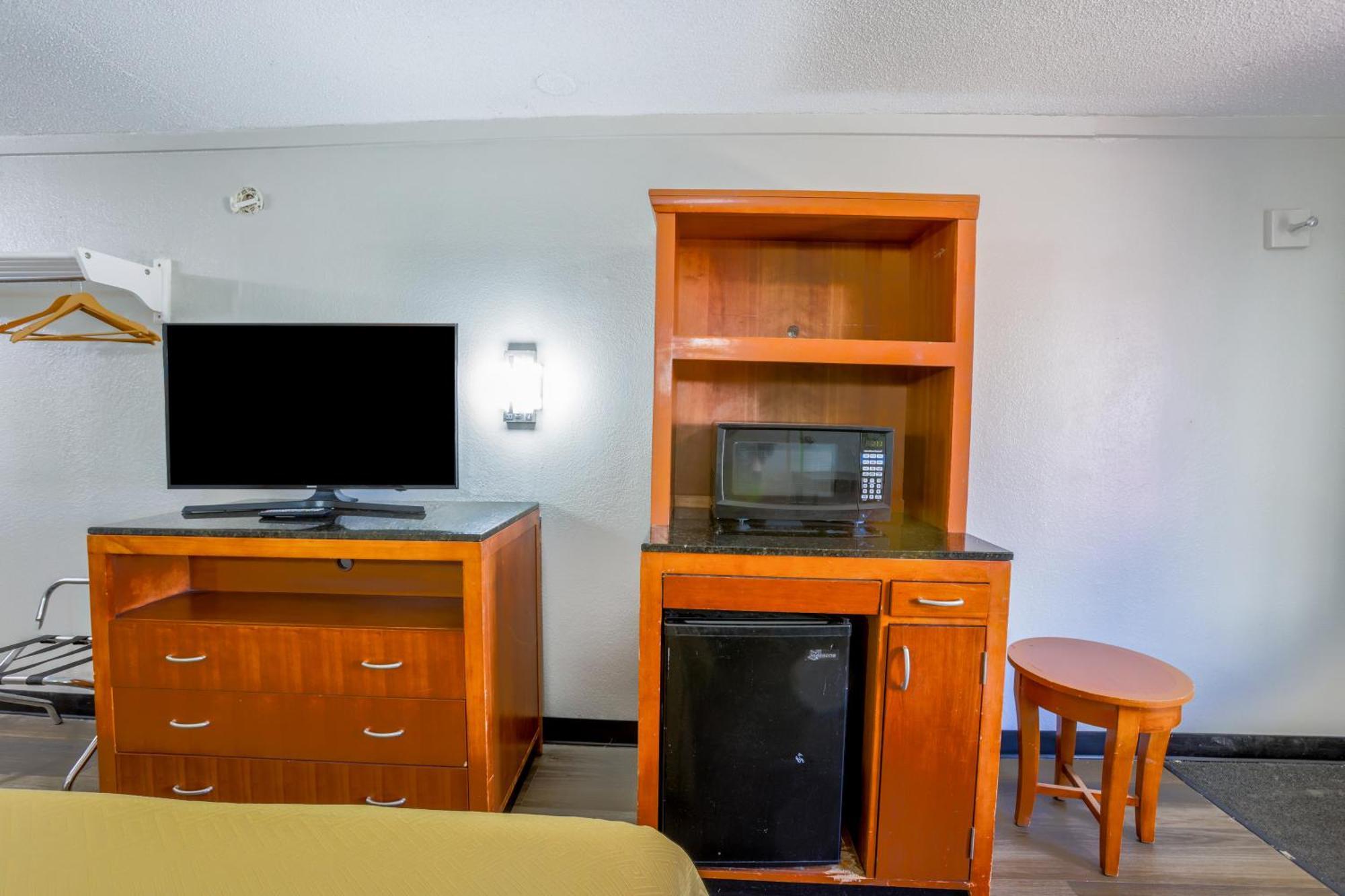 Cozy Garden Inn By Oyo Hwy 40 Richmond Buitenkant foto